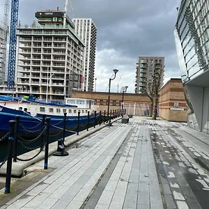Canary Wharf Holiday Hotel London